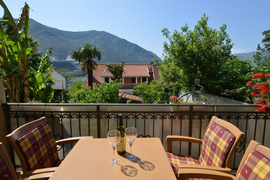Apartment Popovic 2 *